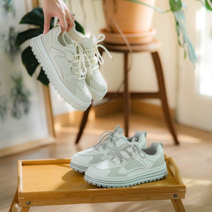 Milky Heightened Sneakers 奶白加高款