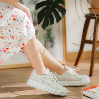 Milky Heightened Sneakers 奶白加高款